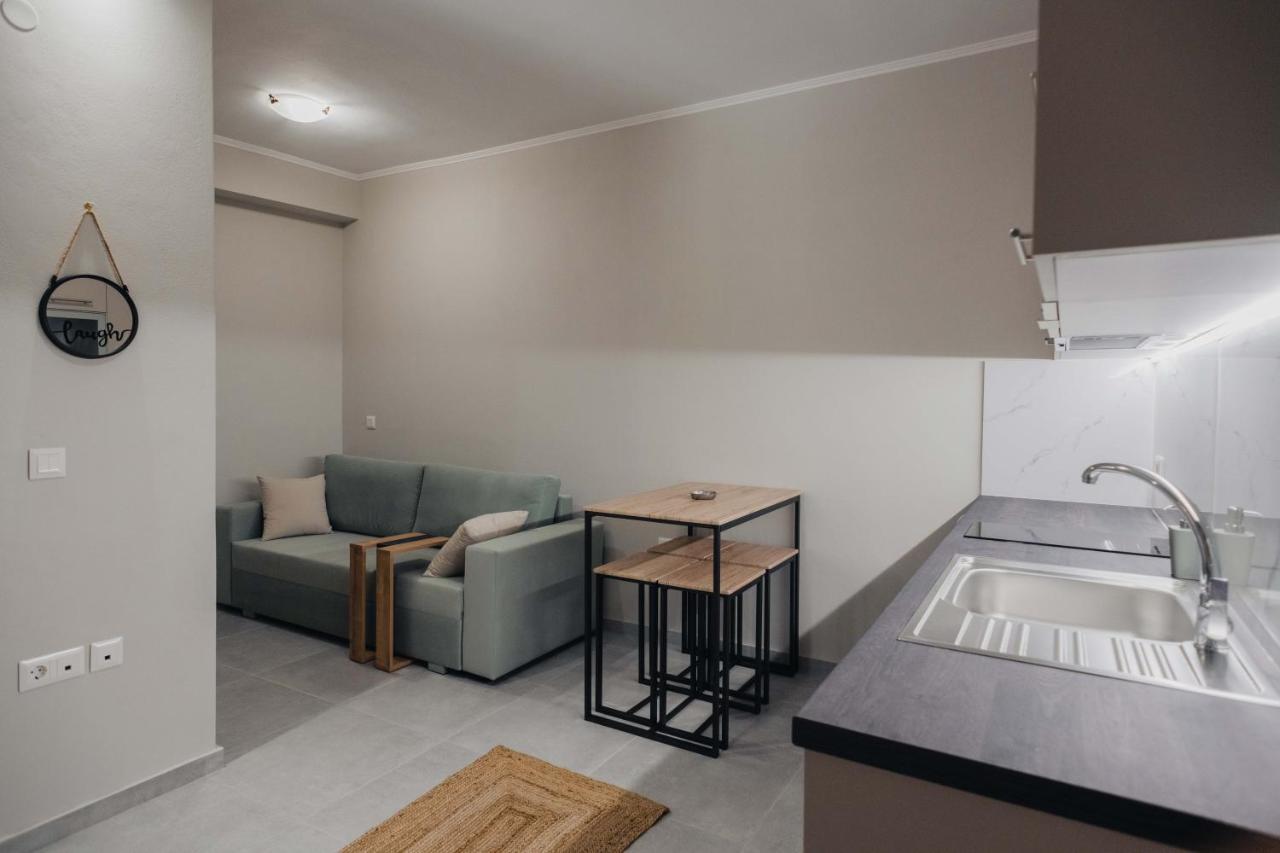 Savere Luxury Studios Skiathos stad Exteriör bild