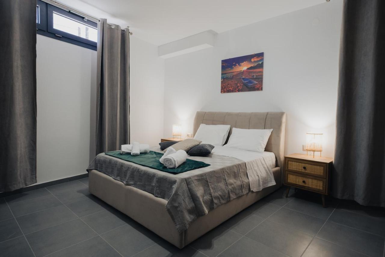 Savere Luxury Studios Skiathos stad Exteriör bild