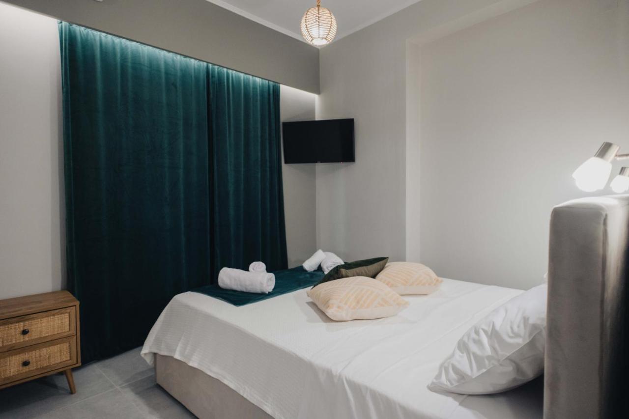 Savere Luxury Studios Skiathos stad Exteriör bild